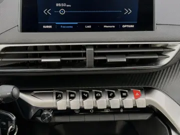 Peugeot 3008 1.6 PureTech Turbo S&S EAT8 Allure