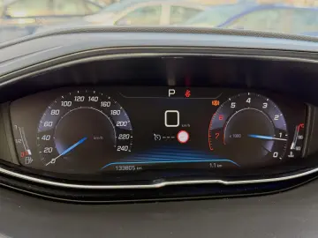 Peugeot 3008 1.6 PureTech Turbo S&S EAT8 Allure