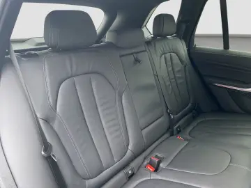 BMW X5 xDrive 30d (M-Sport Navi LED AHK )