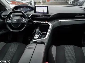 Peugeot 5008 BlueHDI 130 EAT8 Active Pack