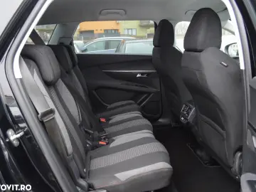 Peugeot 5008 BlueHDI 130 EAT8 Active Pack