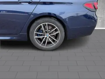 BMW 530 e xDrive Touring M Sportpaket HUD AHK Pano N