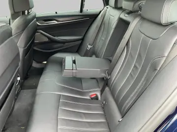 BMW 530 e xDrive Touring M Sportpaket HUD AHK Pano N