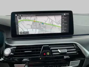 BMW 530 e xDrive Touring M Sportpaket HUD AHK Pano N