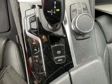 BMW 530 e xDrive Touring M Sportpaket HUD AHK Pano N