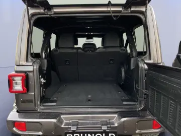 JEEP Wrangler Unlimited 80th Anniversary   BRUTE