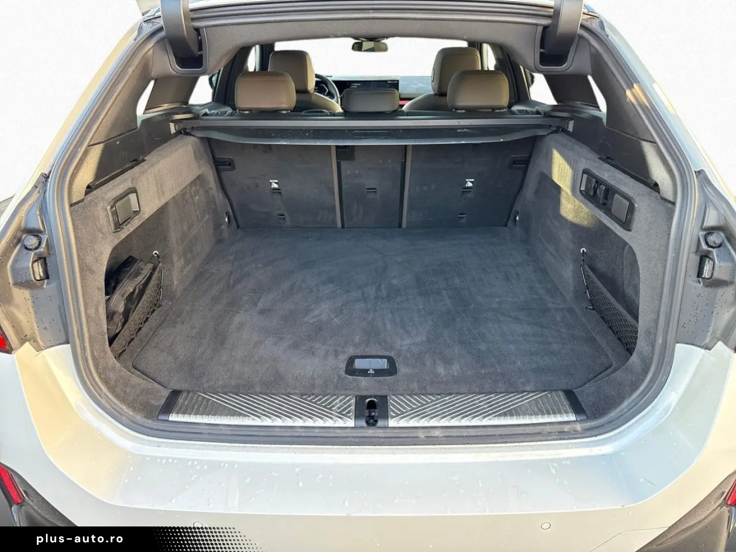 BMW 520d xDrive Touring M Sport AHK Pano ACC LED H K