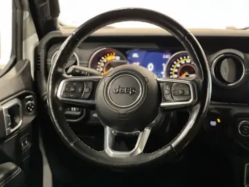 JEEP Wrangler Unlimited Sahara Softtop Sky One-Touch