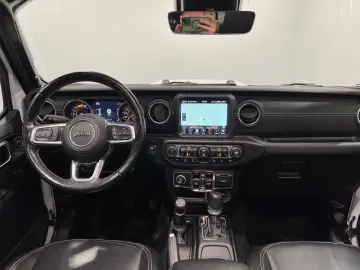 JEEP Wrangler Unlimited Sahara Softtop Sky One-Touch