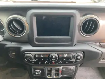 JEEP Wrangler Sport 2.0l T-GDI Allrad Soft Top 199kW