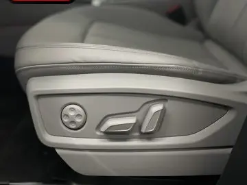 AUDI Q5 50 TFSI e Qu DESIGN PANO AHK 360 HUD MATRIX