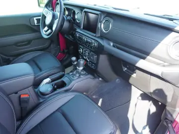 JEEP Wrangler 4xe Unlimited Sahara Plug-In Hybrid - R