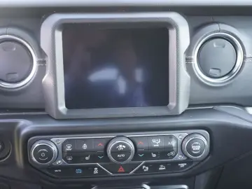 JEEP Wrangler 4xe Unlimited Sahara Plug-In Hybrid - R