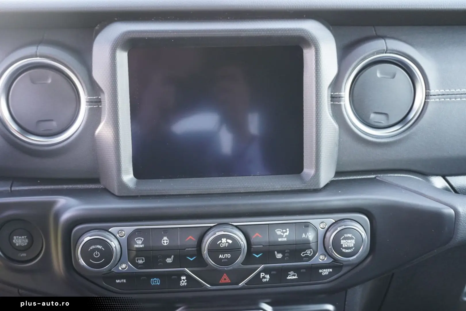 JEEP Wrangler 4xe Unlimited Sahara Plug-In Hybrid - R