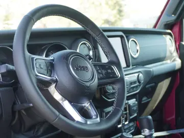 JEEP Wrangler 4xe Unlimited Sahara Plug-In Hybrid - R