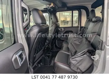 JEEP Gladiator Rubicon 3.6V6 € 37.500 EU Export Price