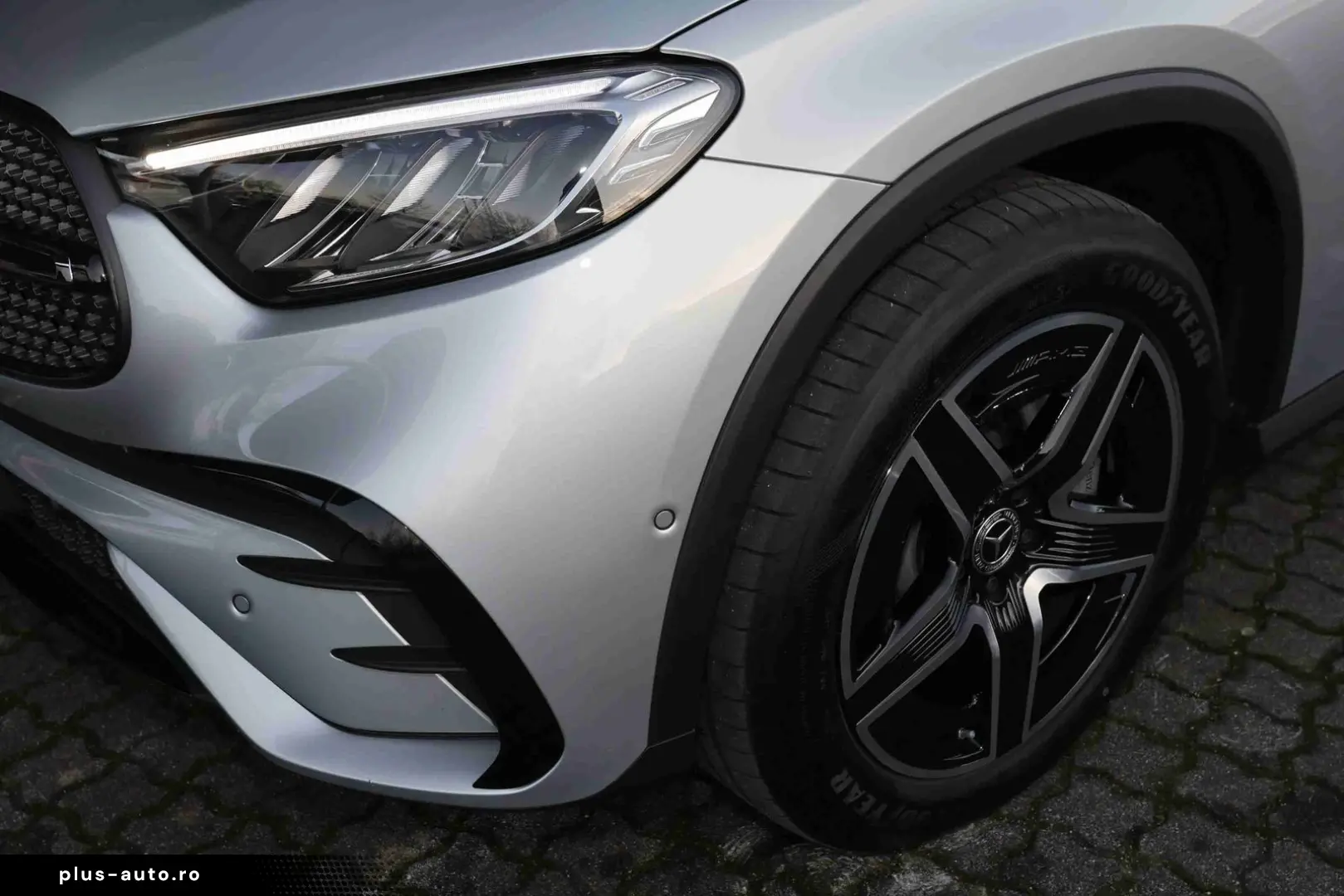 MERCEDES-BENZ GLC 300 4M AMG AHK TOTWINKEL MEMORY PA&hellip;