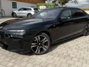 BMW 740 xd M Sport TV