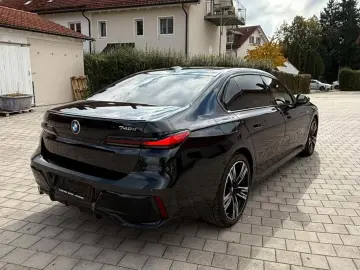 BMW 740 xd M Sport TV