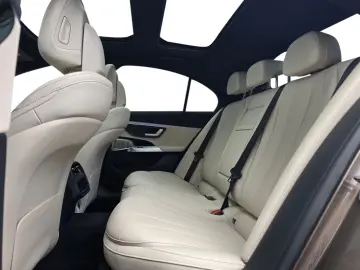 Mercedes-Benz E 200 d AMG PANO 20  Burm 4D