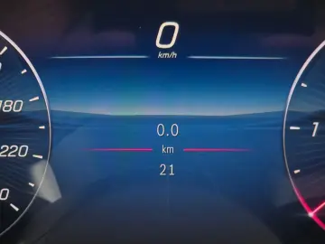 Mercedes-Benz E 200 d AMG PANO 20  Burm 4D