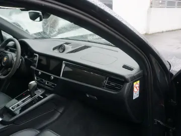 PORSCHE Macan T Porsche Approved bis 03-2027 NP 100 000