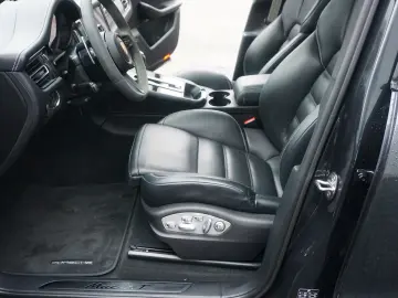 PORSCHE Macan T Porsche Approved bis 03-2027 NP 100 000