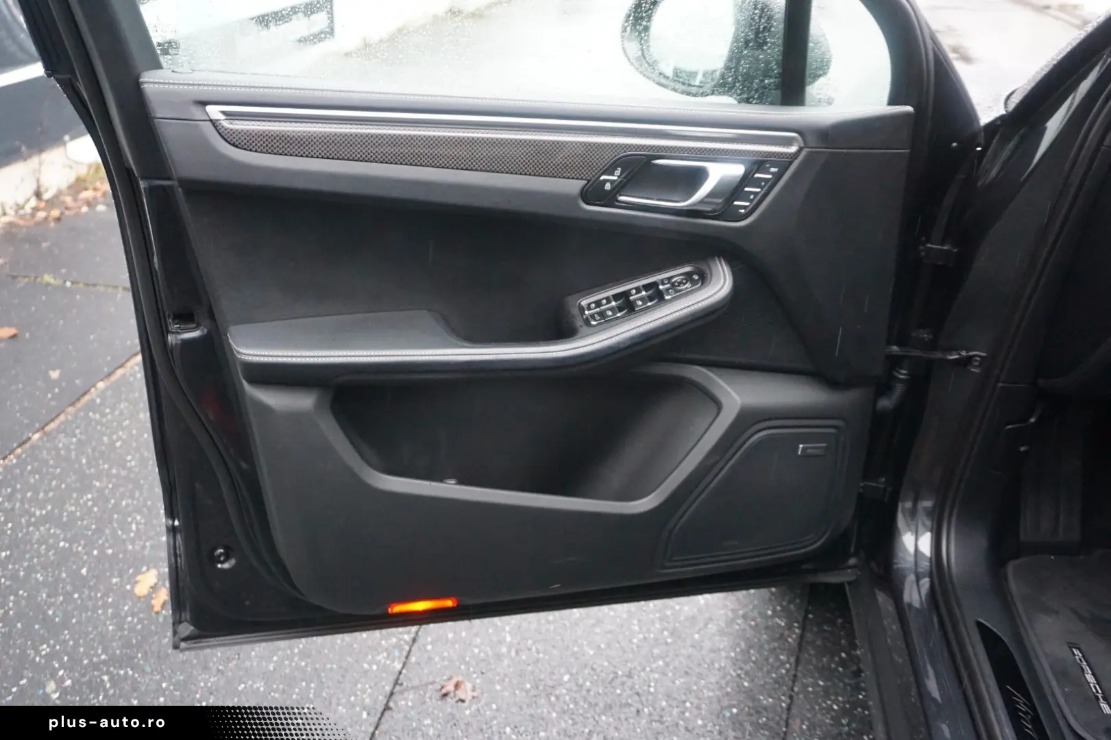 PORSCHE Macan T Porsche Approved bis 03-2027 NP 100 000