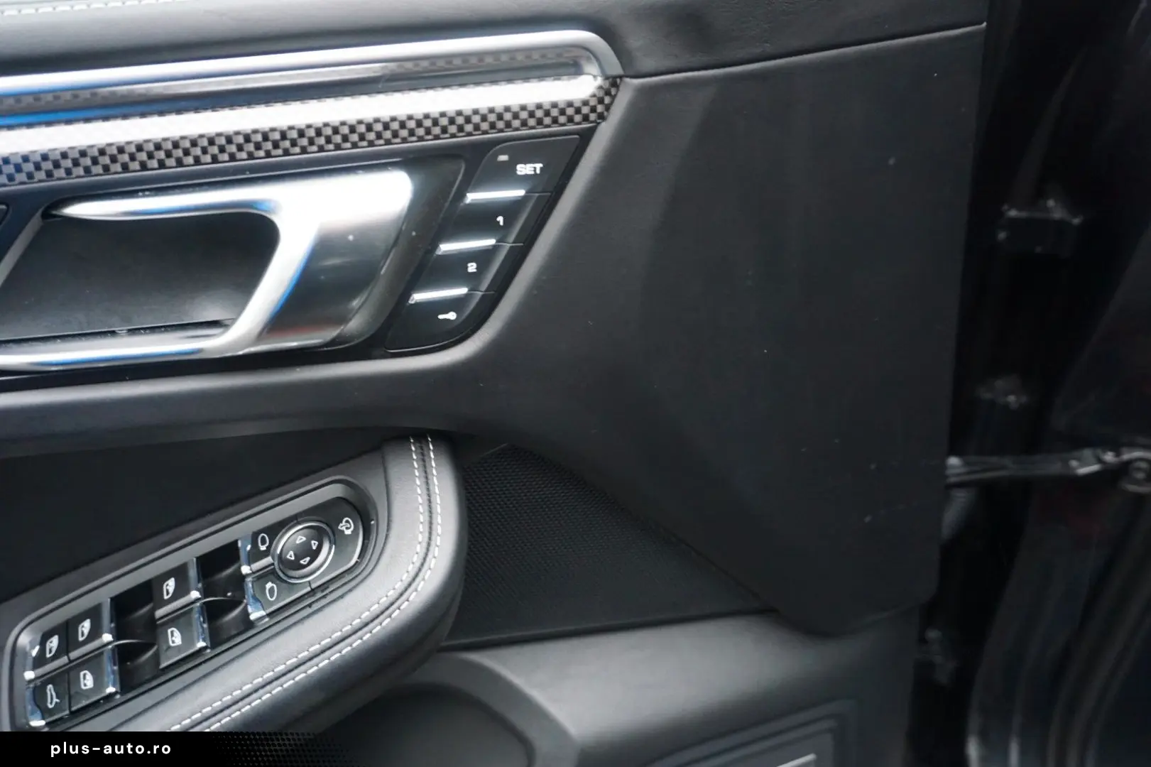 PORSCHE Macan T Porsche Approved bis 03-2027 NP 100 000