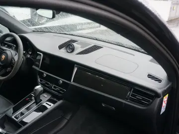 PORSCHE Macan T Porsche Approved bis 03-2027 NP 100 000