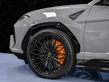 Lamborghini Urus SE Akrapovic Grigio China B&O Ceramic