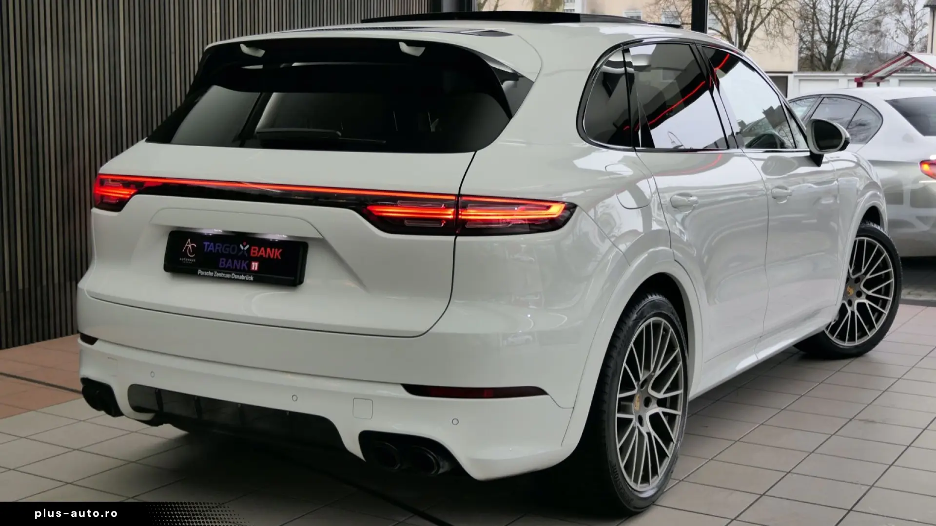 PORSCHE Cayenne Platinum Edition