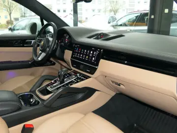 PORSCHE Cayenne Platinum Edition