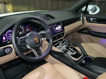PORSCHE Cayenne Platinum Edition