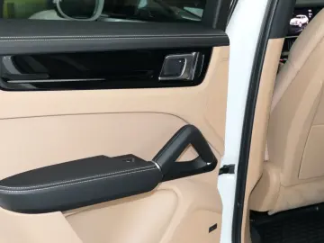 PORSCHE Cayenne Platinum Edition