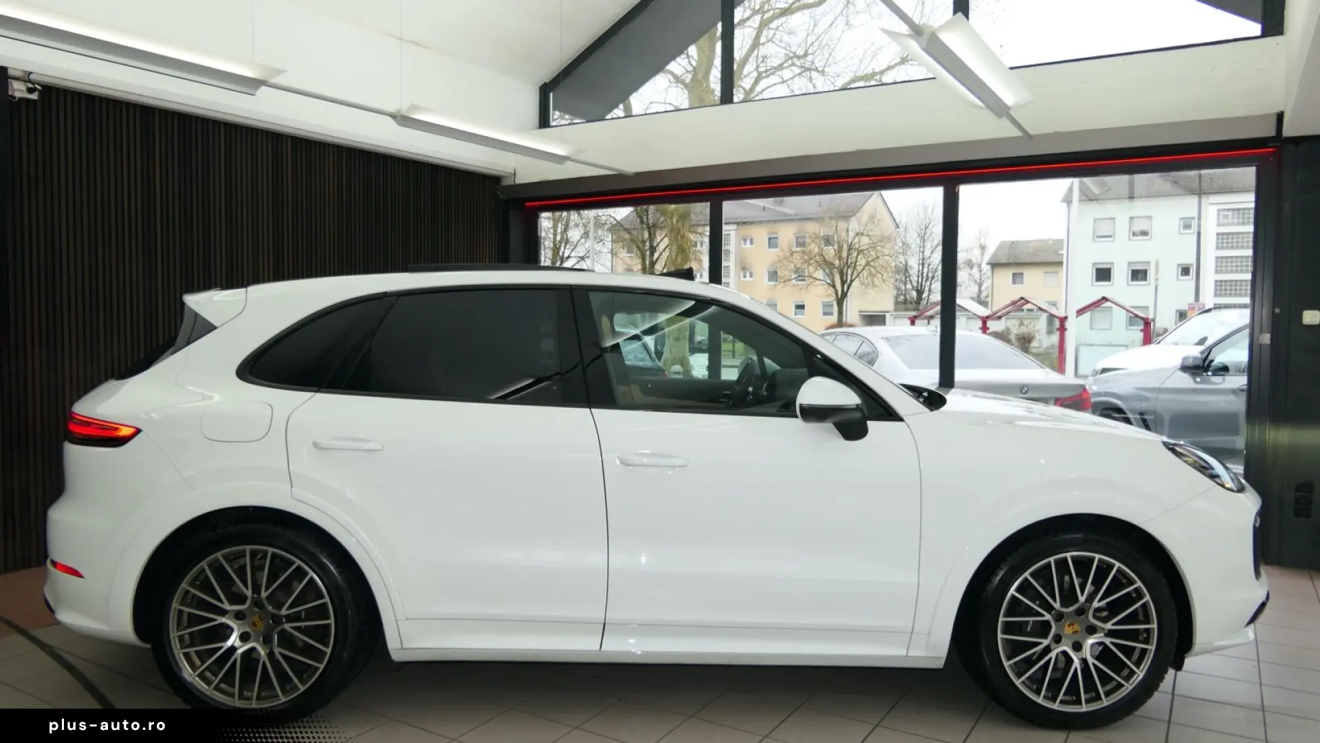 PORSCHE Cayenne Platinum Edition