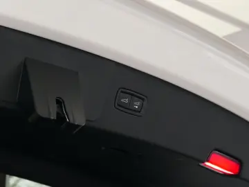 PORSCHE Cayenne Platinum Edition