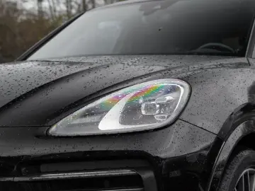 PORSCHE Cayenne Platinum Edition