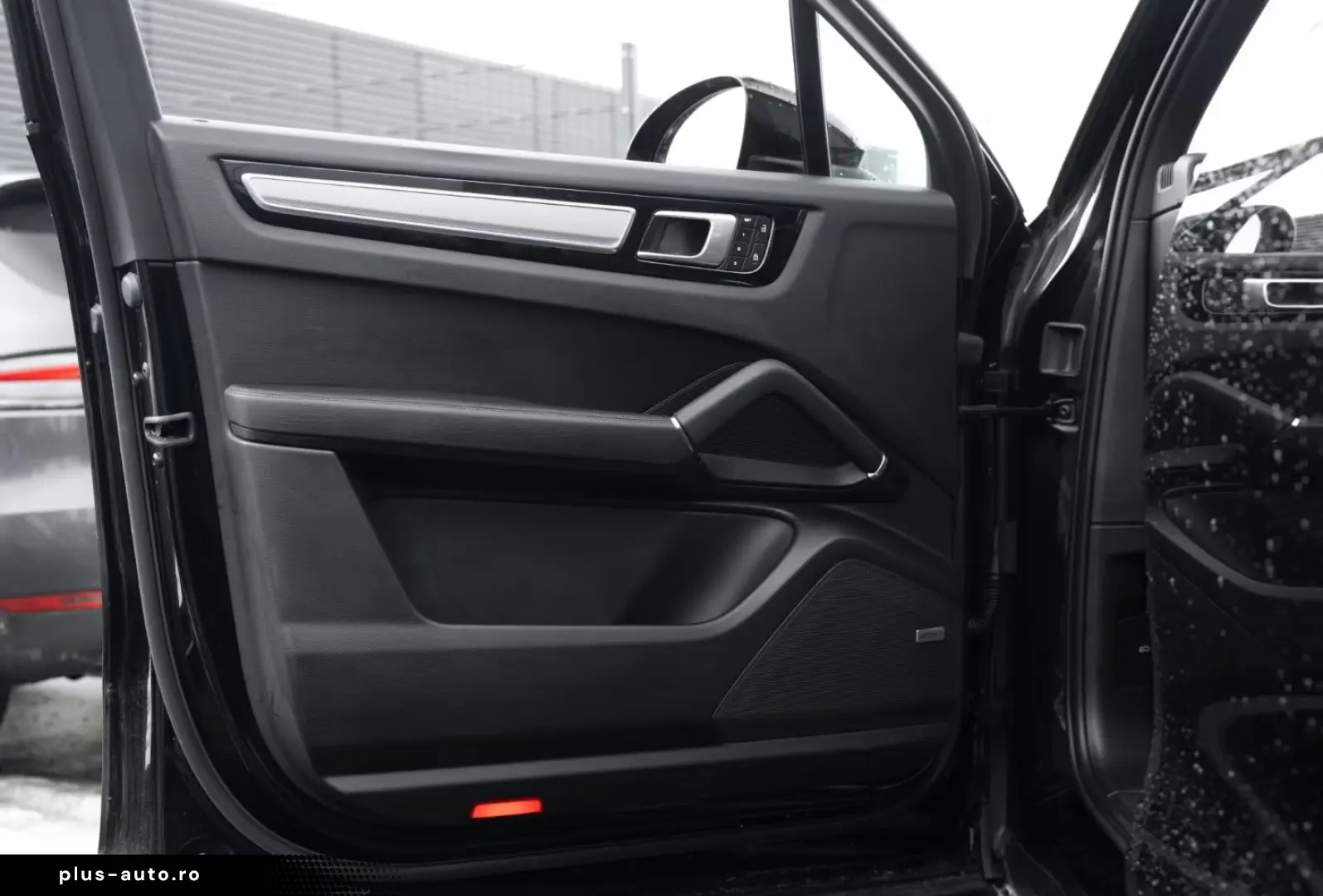 PORSCHE Cayenne Platinum Edition