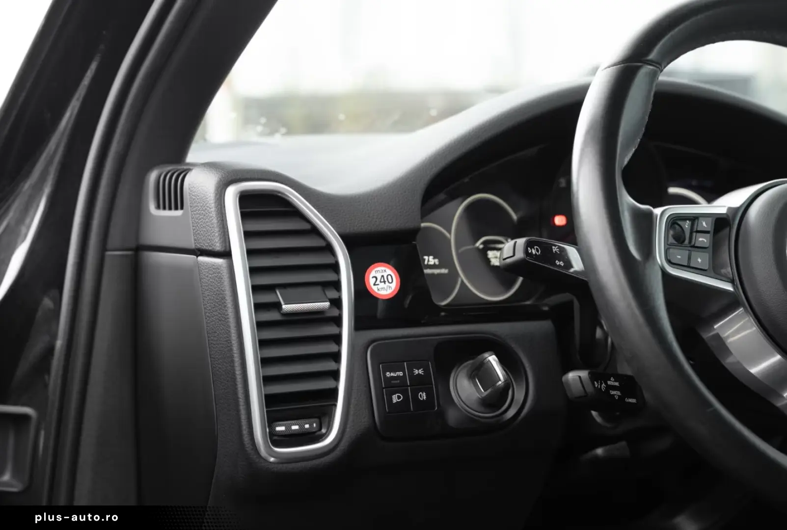 PORSCHE Cayenne Platinum Edition