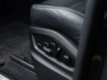 PORSCHE Cayenne Platinum Edition