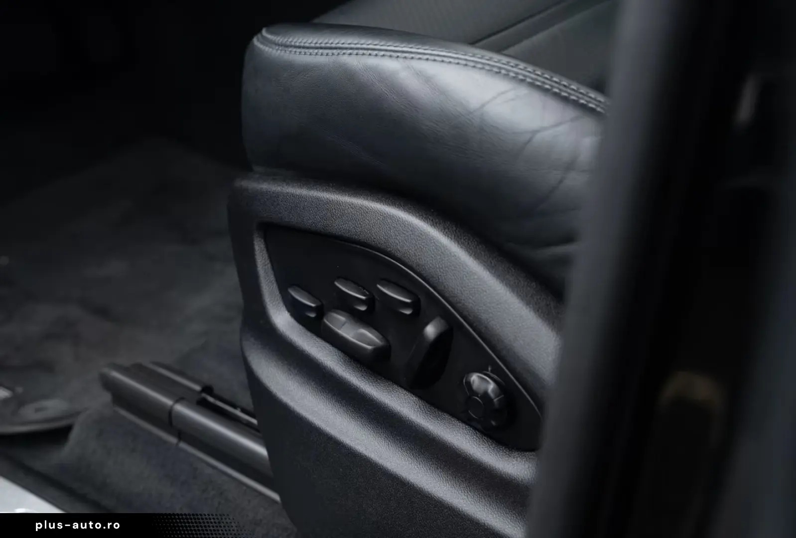 PORSCHE Cayenne Platinum Edition