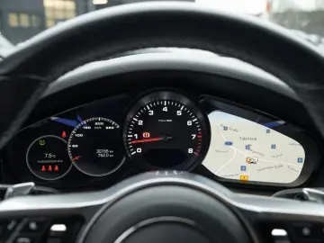 PORSCHE Cayenne Platinum Edition