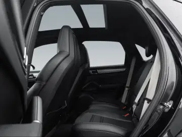 PORSCHE Cayenne Platinum Edition