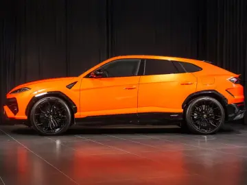 Lamborghini Urus SE  Full Carbon