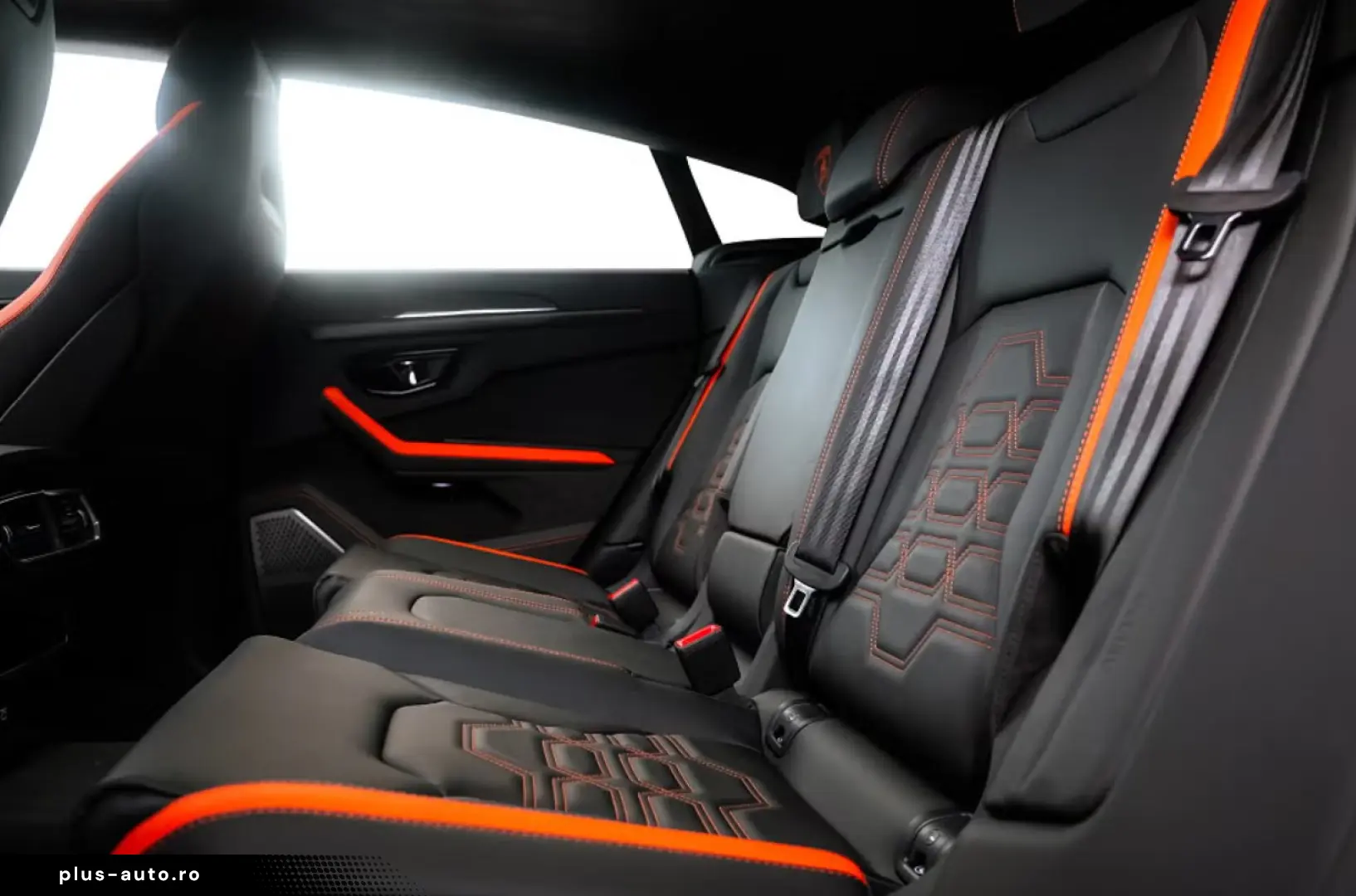 Lamborghini Urus SE  Full Carbon