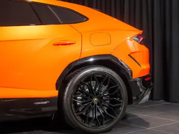 Lamborghini Urus SE  Full Carbon