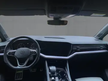 VW Touareg 3.0 TDI 4M R-LINE MATRIX LUFT NAV STDHZG