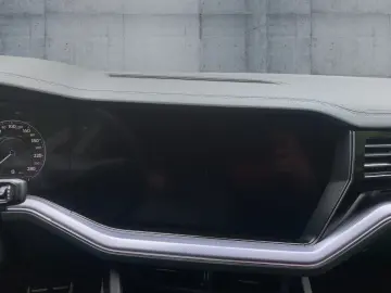 VW Touareg 3.0 TDI 4M R-LINE MATRIX LUFT NAV STDHZG