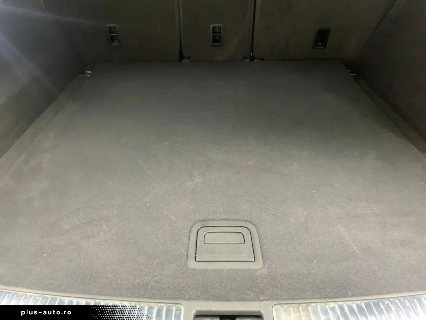 VW Touareg 3.0 TDI 4M R-LINE MATRIX LUFT NAV STDHZG